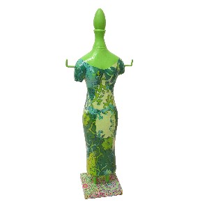 FIGURA MANIQUI MADERA DECOPATCH VERDE