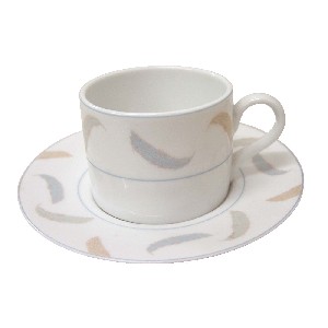 TAZA Y PLATO CAFE PORCELANA PIUNAS 