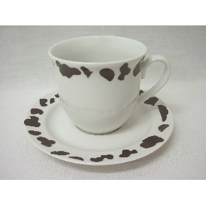 TAZA Y PLATO TE 250ML MANCHAS VACA NEGRO